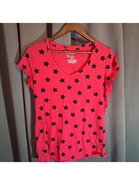 No Boundaries Women's Red Star Print V-Neck T-Shirt XL